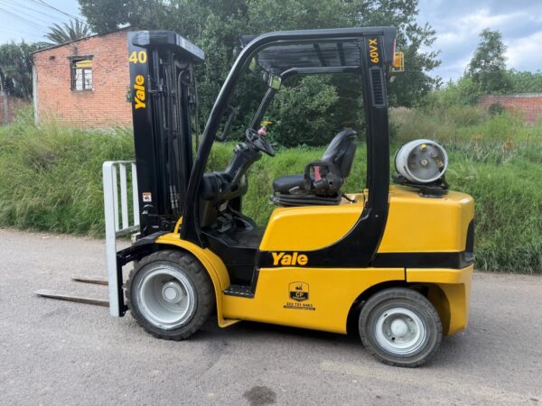 MONTACARGAS YALE 6000 LBS