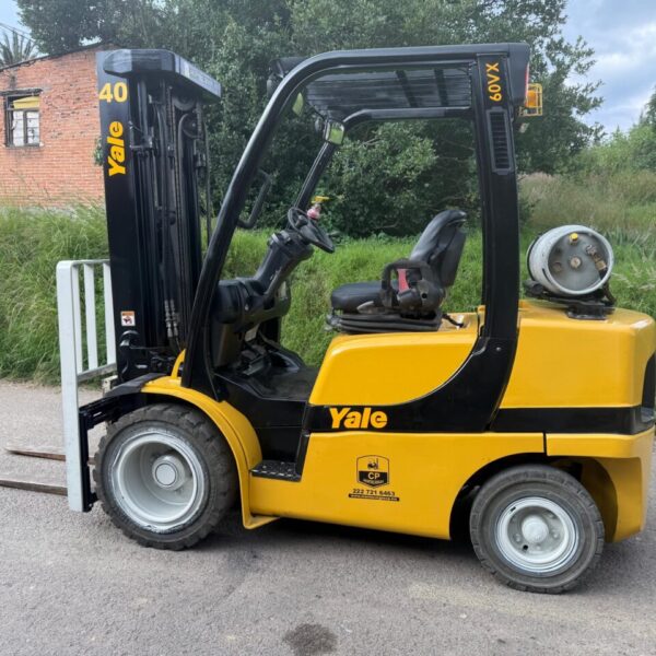 MONTACARGAS YALE 6000 LBS